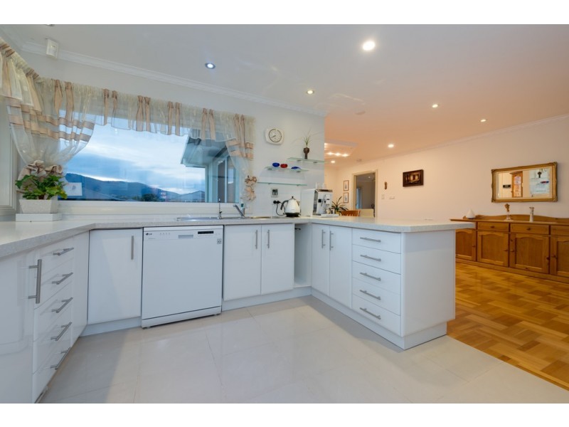 8 Henty Close, Old Beach TAS 7017