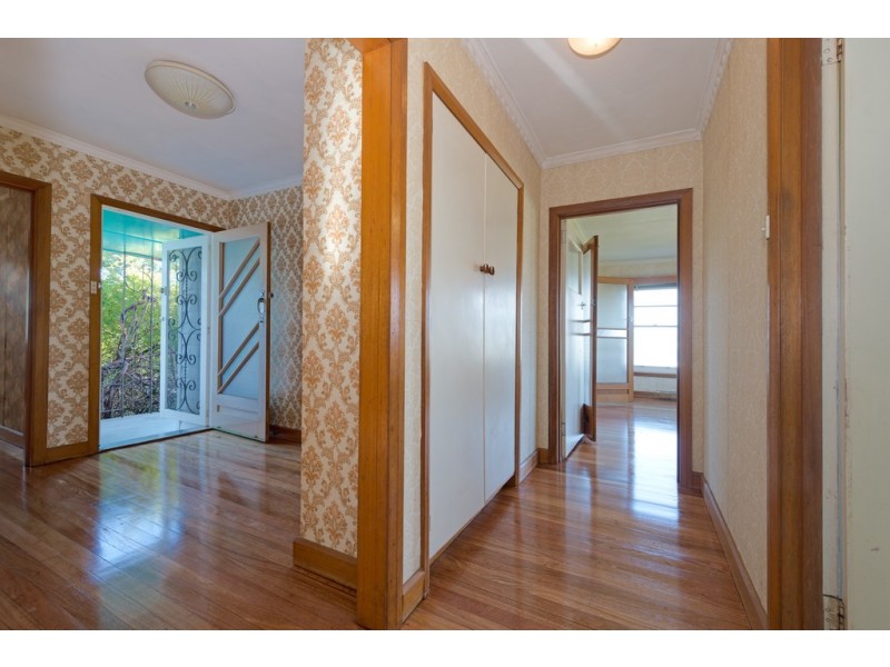 80 Lincoln Street, Lindisfarne TAS 7015