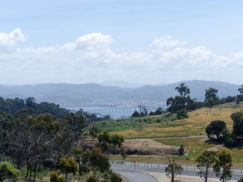 2A Hakea Drive, Tolmans Hill TAS 7007