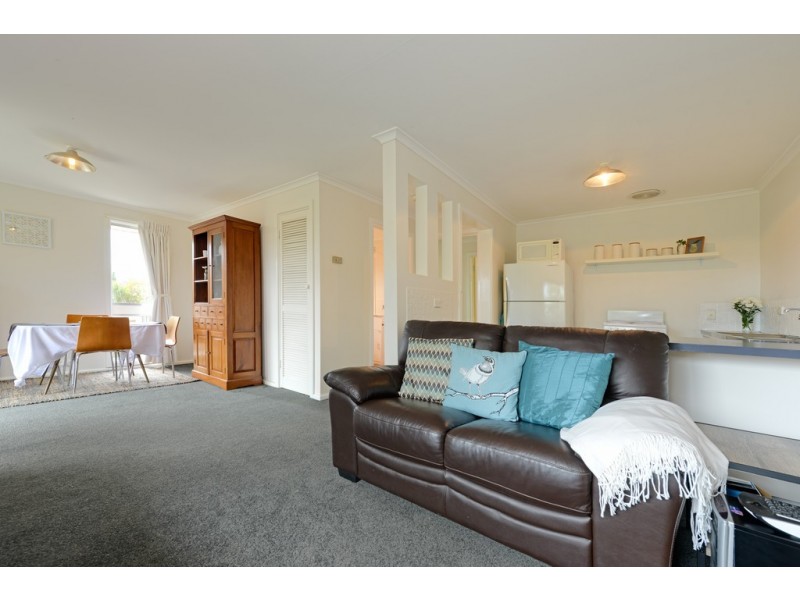1/2 Suncoast Drive, Blackmans Bay TAS 7052