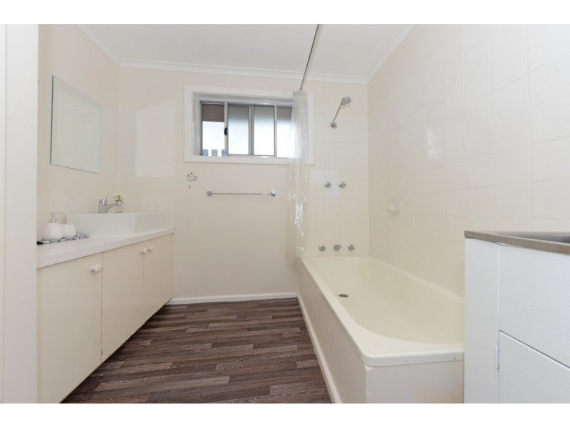 1/2 Suncoast Drive, Blackmans Bay TAS 7052