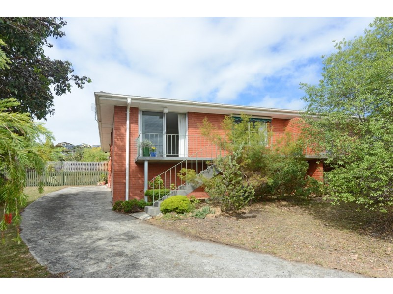 1/2 Suncoast Drive, Blackmans Bay TAS 7052