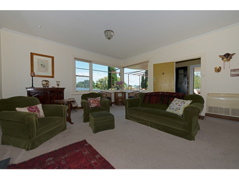4 Derwentwater Avenue, Sandy Bay TAS 7005