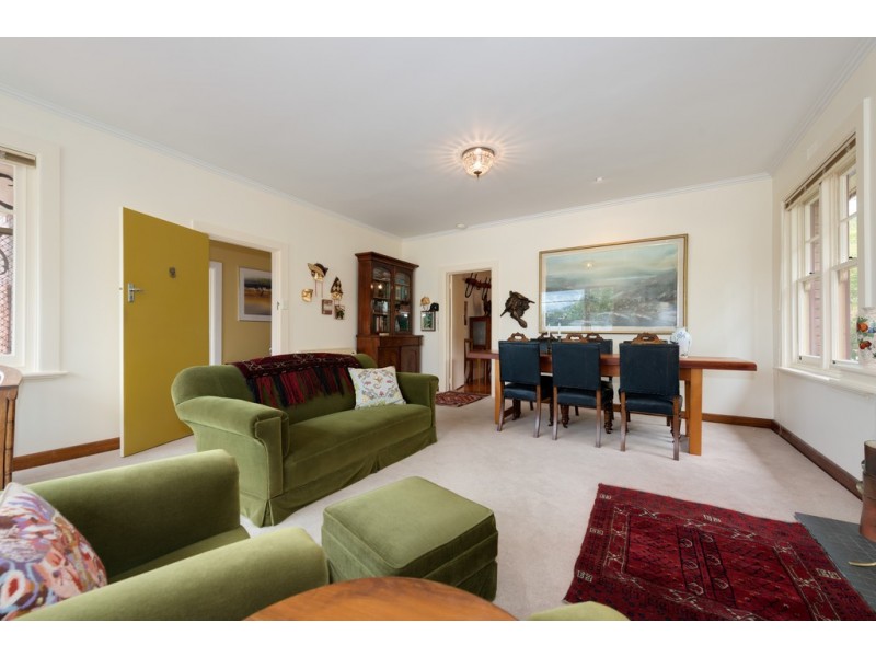 4 Derwentwater Avenue, Sandy Bay TAS 7005