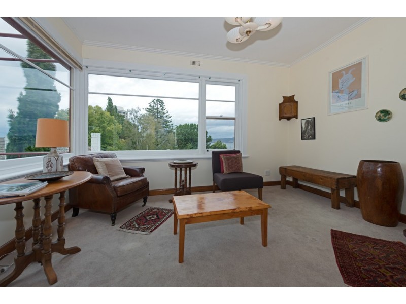 4 Derwentwater Avenue, Sandy Bay TAS 7005