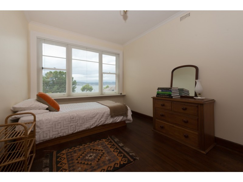 4 Derwentwater Avenue, Sandy Bay TAS 7005