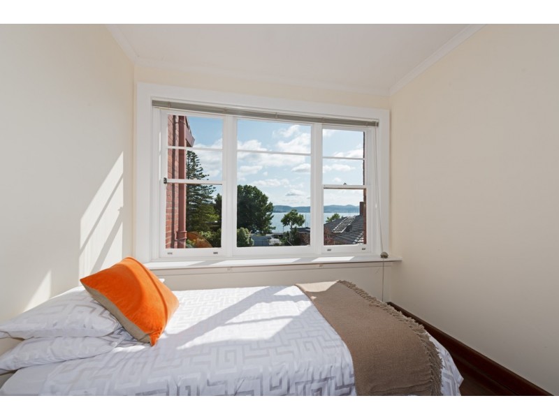 4 Derwentwater Avenue, Sandy Bay TAS 7005
