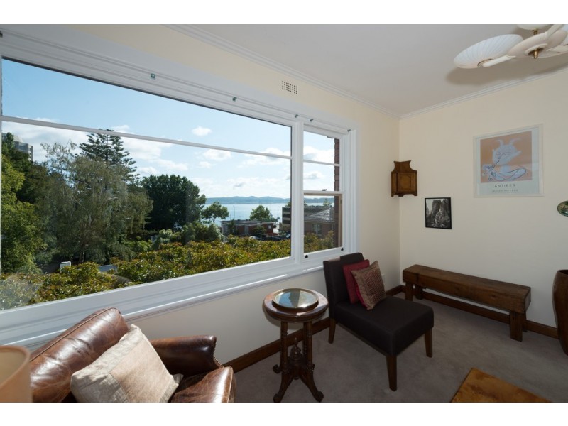 4 Derwentwater Avenue, Sandy Bay TAS 7005
