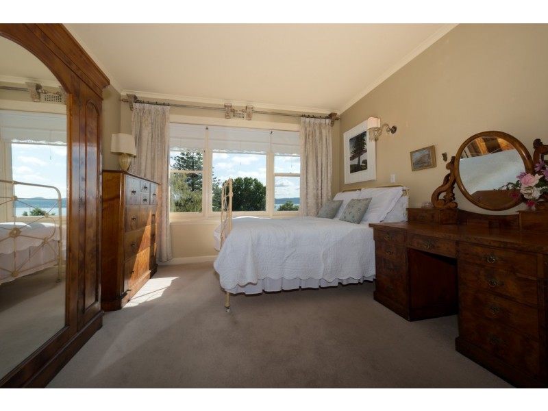4 Derwentwater Avenue, Sandy Bay TAS 7005