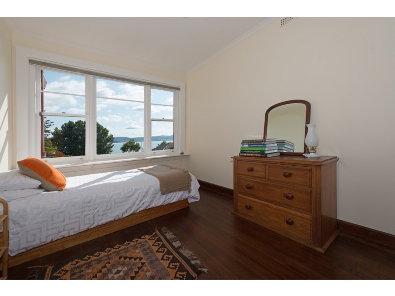 4 Derwentwater Avenue, Sandy Bay TAS 7005