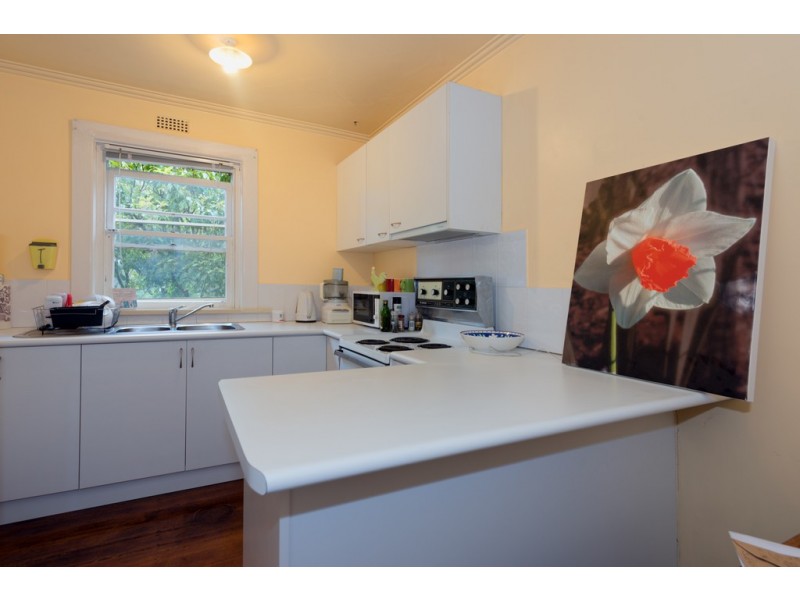 4 Derwentwater Avenue, Sandy Bay TAS 7005
