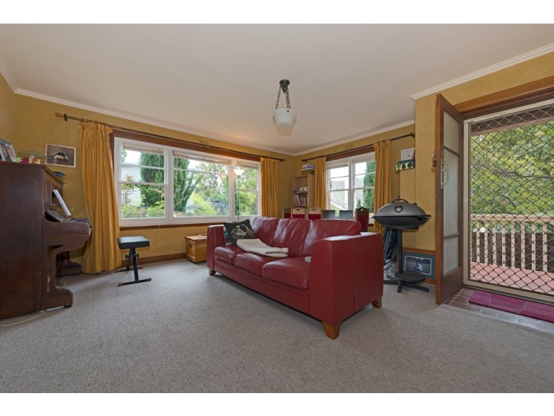 4 Derwentwater Avenue, Sandy Bay TAS 7005