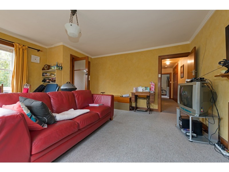 4 Derwentwater Avenue, Sandy Bay TAS 7005