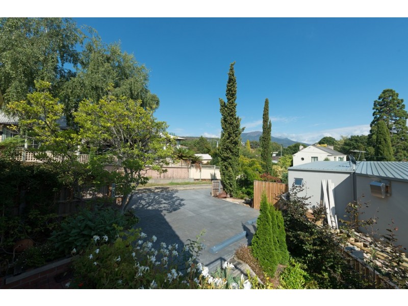 4 Derwentwater Avenue, Sandy Bay TAS 7005