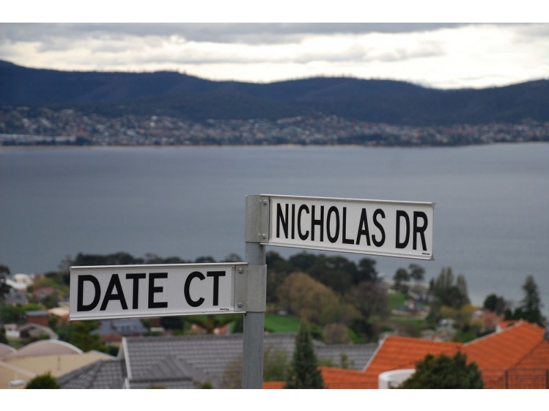 2/7 Nicholas Drive, Sandy Bay TAS 7005