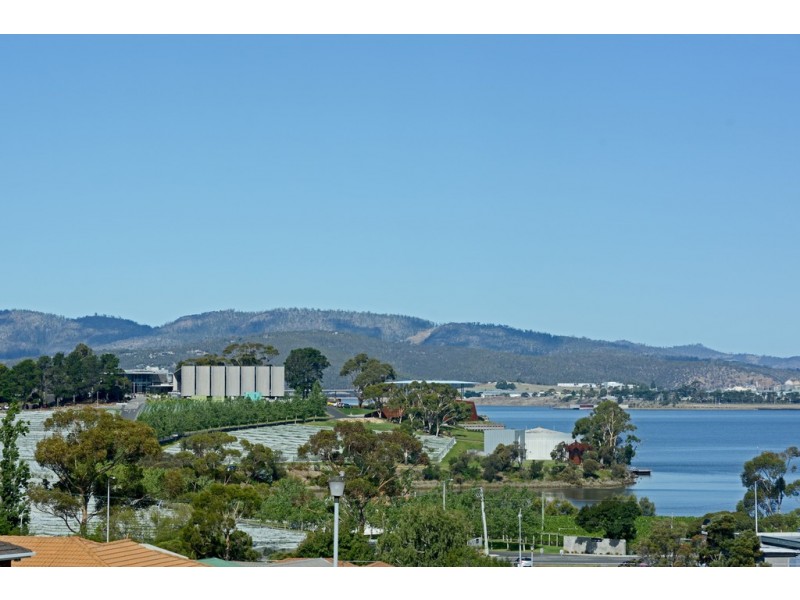 31 Chardonnay Drive, Berriedale TAS 7011