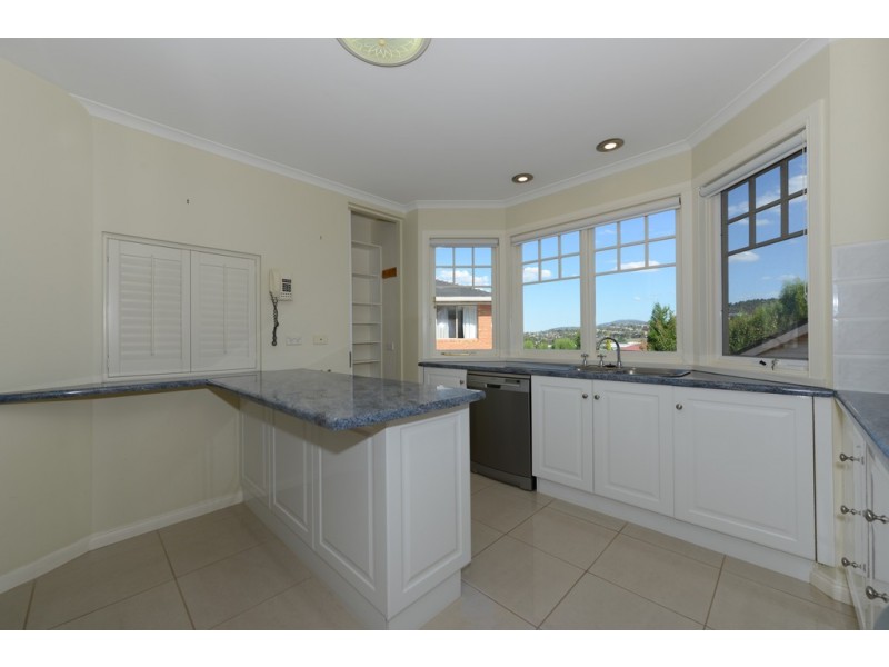 31 Chardonnay Drive, Berriedale TAS 7011