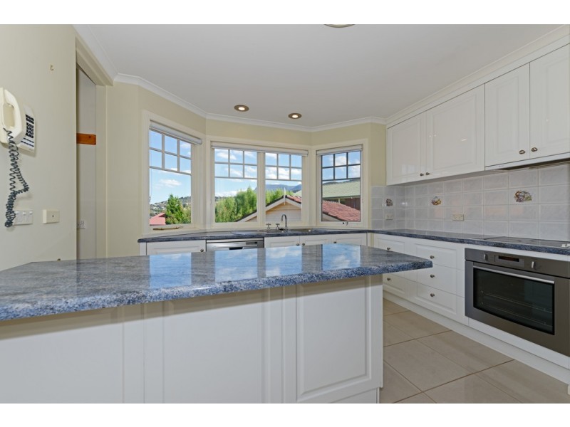 31 Chardonnay Drive, Berriedale TAS 7011