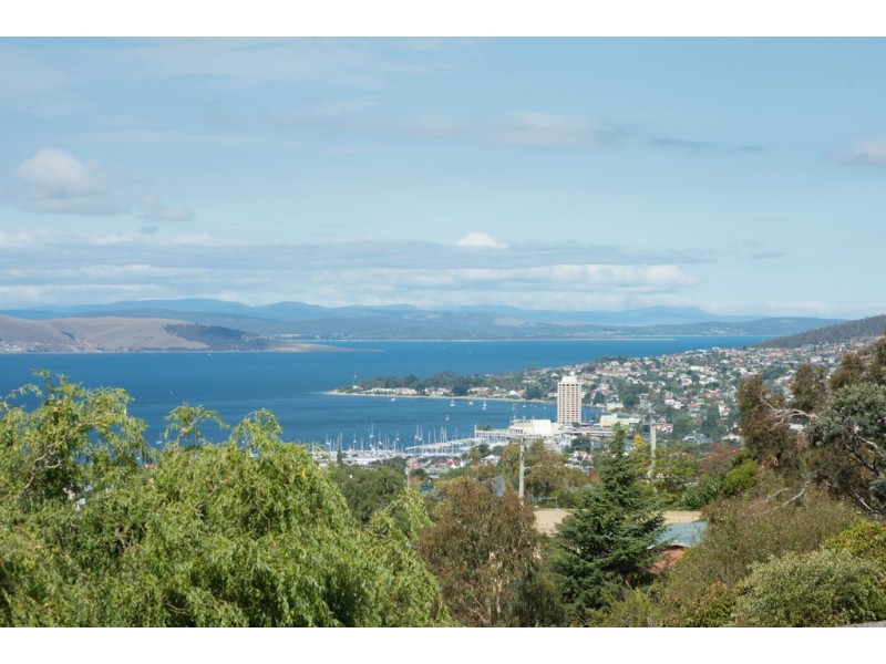 7 Kirval Court, West Hobart TAS 7000