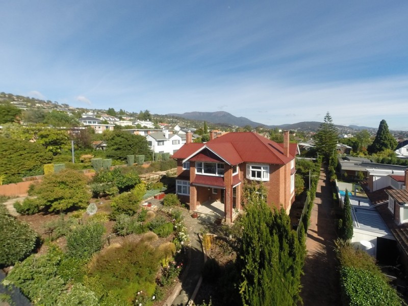 17 Red Chapel Avenue, Sandy Bay TAS 7005