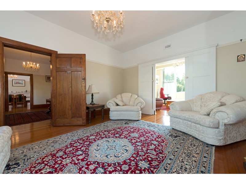 17 Red Chapel Avenue, Sandy Bay TAS 7005