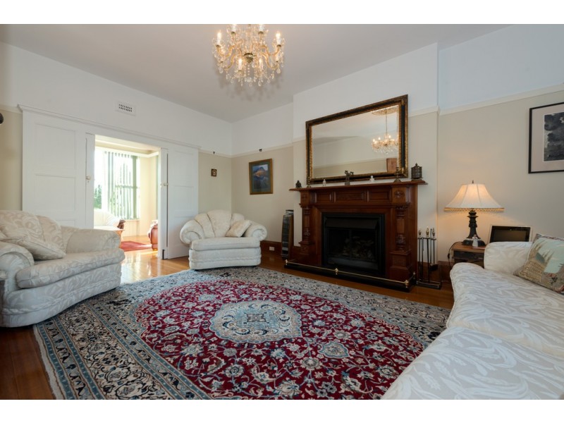 17 Red Chapel Avenue, Sandy Bay TAS 7005