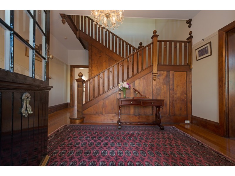 17 Red Chapel Avenue, Sandy Bay TAS 7005