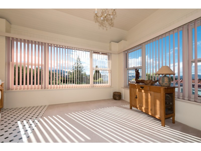 17 Red Chapel Avenue, Sandy Bay TAS 7005