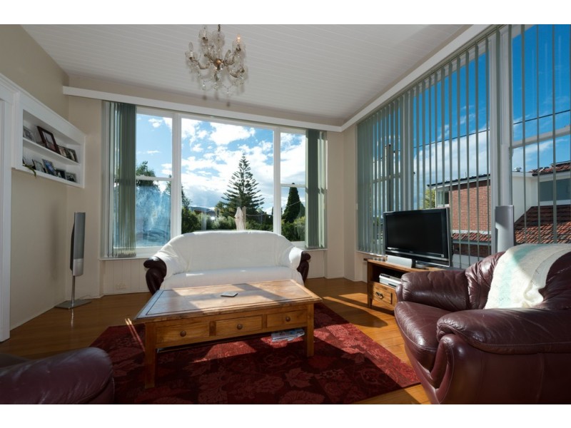 17 Red Chapel Avenue, Sandy Bay TAS 7005