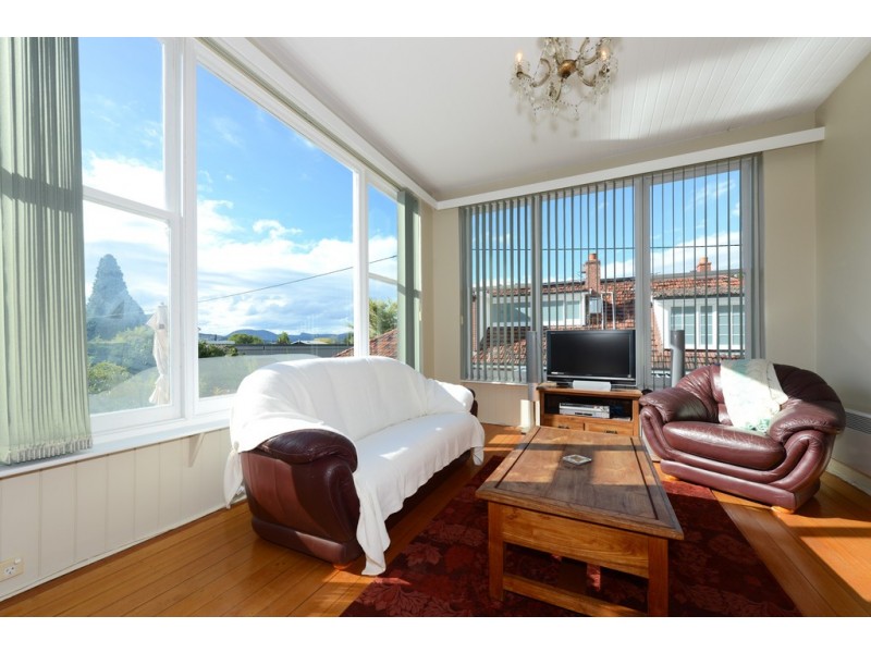 17 Red Chapel Avenue, Sandy Bay TAS 7005