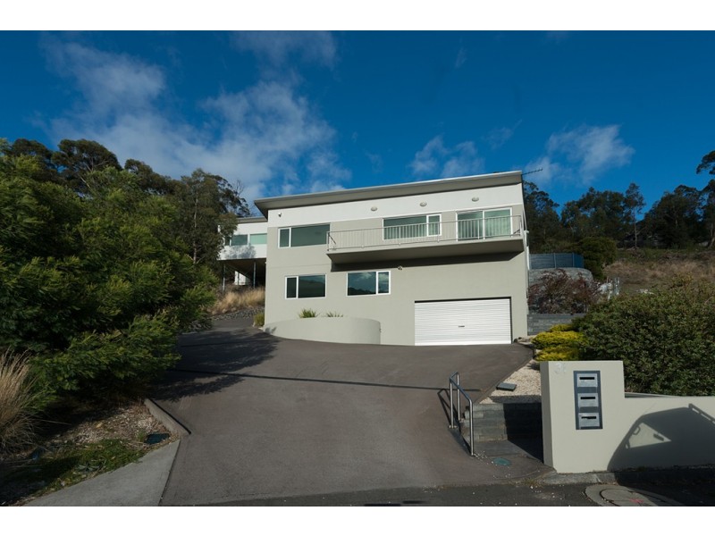 1/31 Gardenia Grove, Sandy Bay TAS 7005