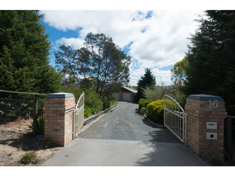 16 Rosella Crescent, Old Beach TAS 7017