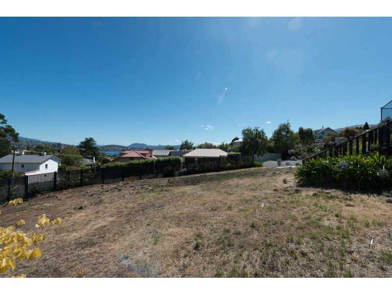 5 Dresden Street, Sandy Bay TAS 7005