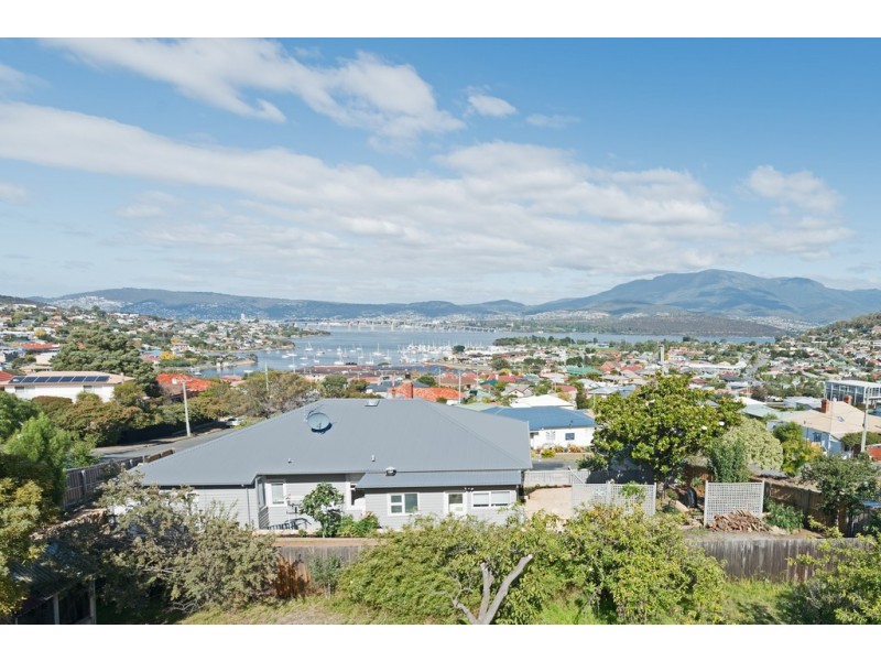 78 Lincoln Street, Lindisfarne TAS 7015