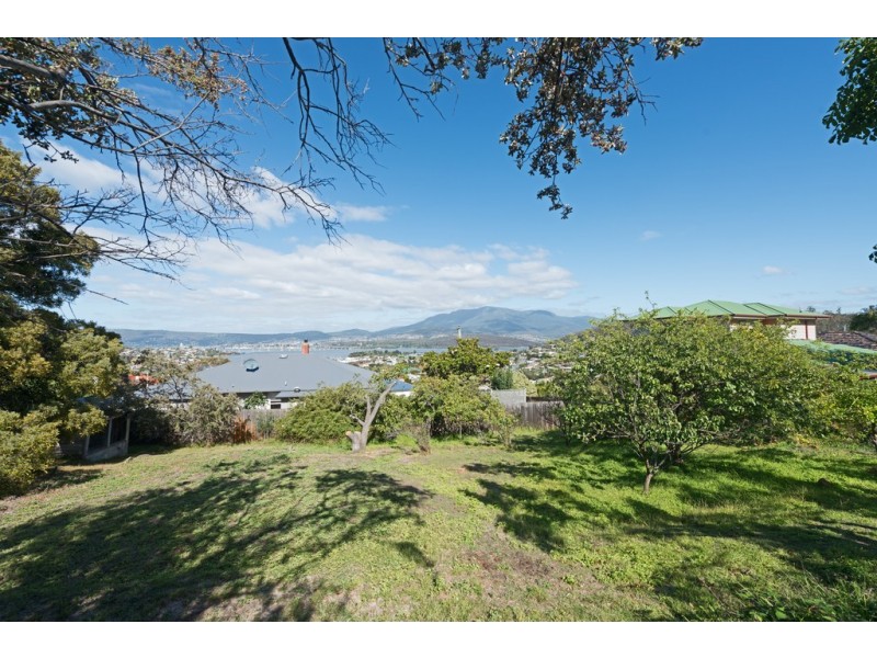 78 Lincoln Street, Lindisfarne TAS 7015