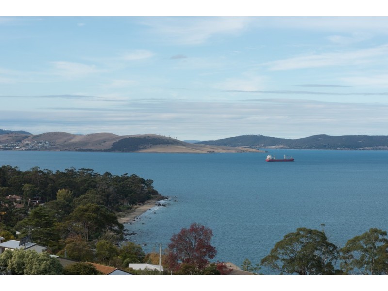 2 Tower Court, Taroona TAS 7053