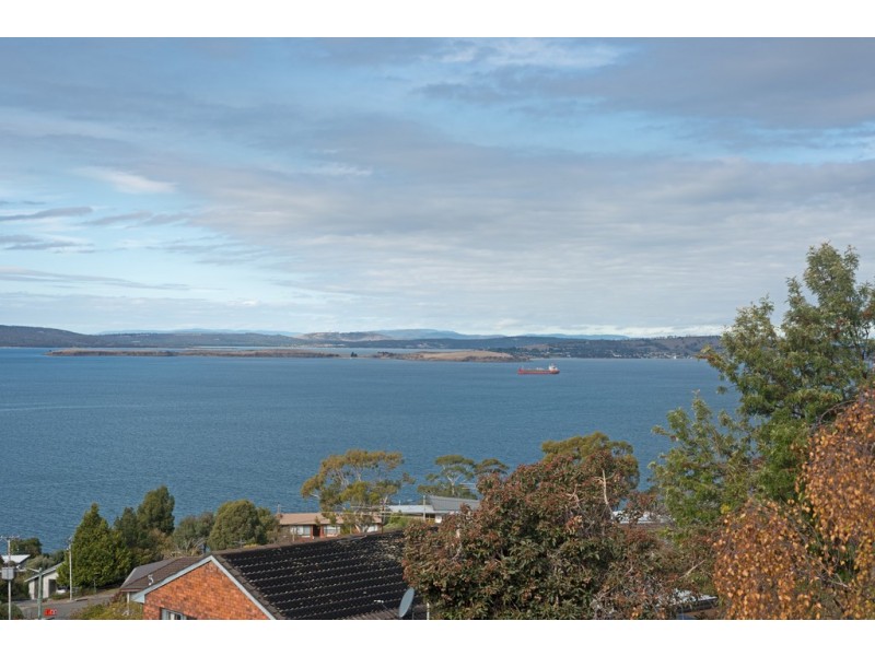 2 Tower Court, Taroona TAS 7053