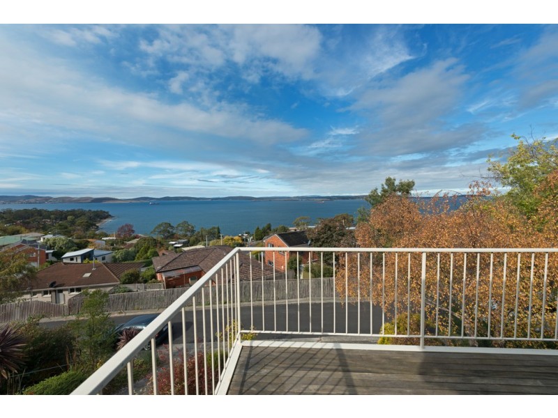 2 Tower Court, Taroona TAS 7053