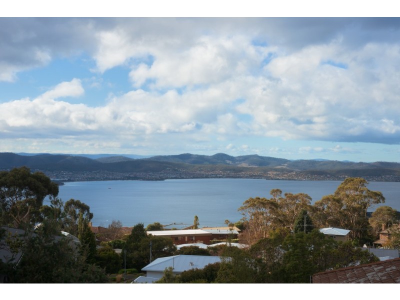 12 Avondale Grove, Mount Nelson TAS 7007
