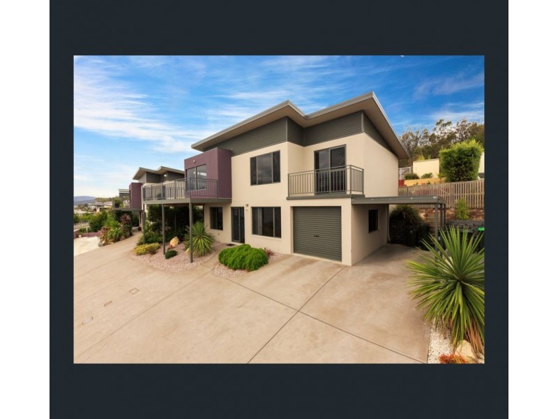 2/682 Oceana Drive, Tranmere TAS 7018