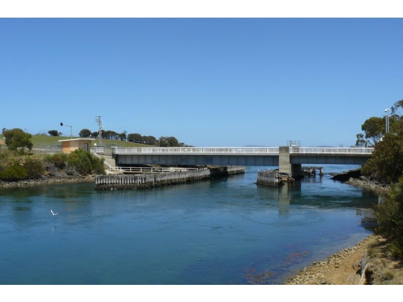 184 Arthur Highway, Dunalley TAS 7177