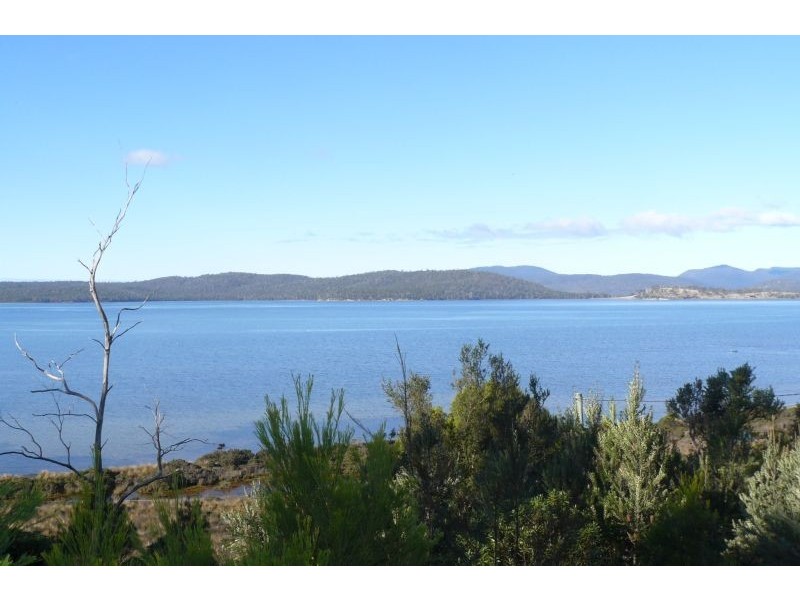 22 Craigs Hill Road, Boomer Bay TAS 7177