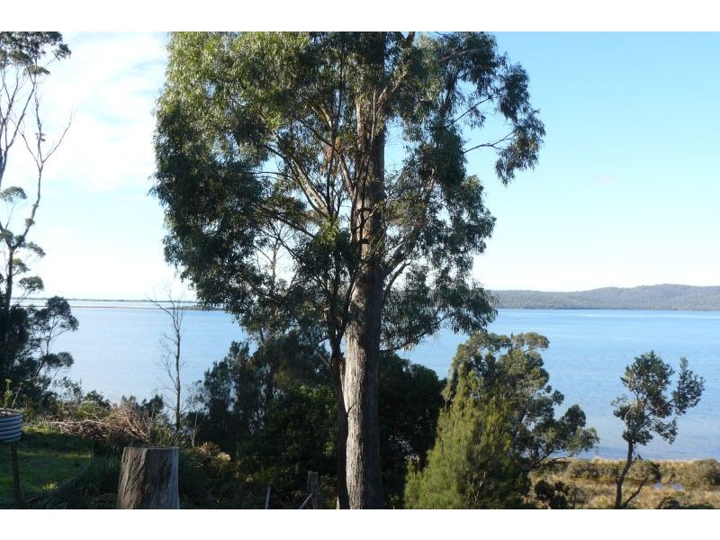 22 Craigs Hill Road, Boomer Bay TAS 7177