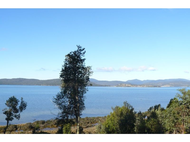 22 Craigs Hill Road, Boomer Bay TAS 7177
