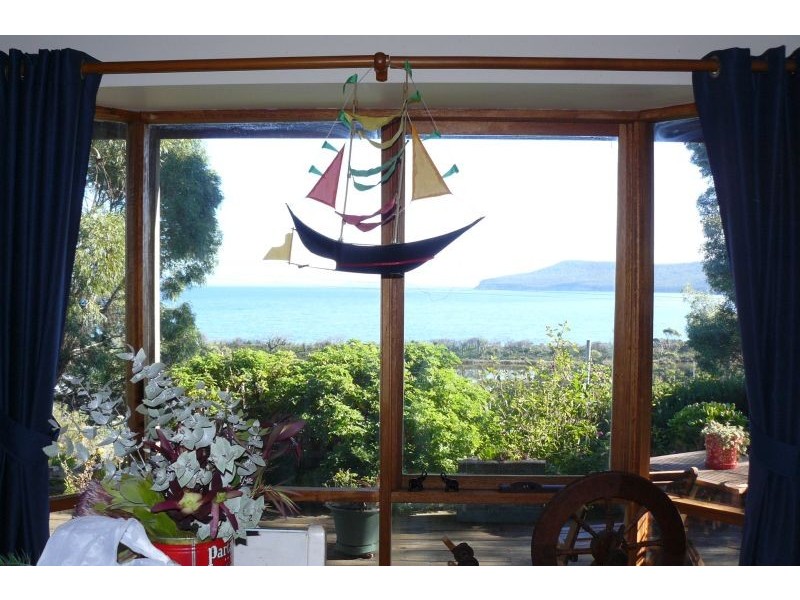 33 Lagoon Road, White Beach TAS 7184