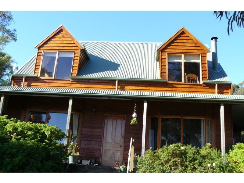 33 Lagoon Road, White Beach TAS 7184