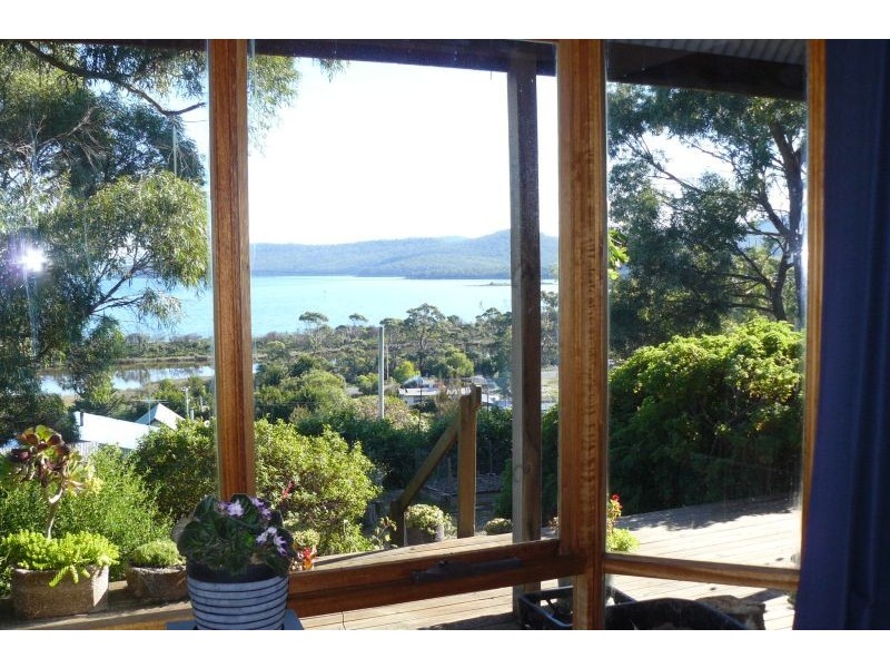 33 Lagoon Road, White Beach TAS 7184