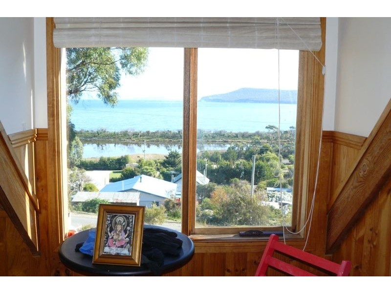 33 Lagoon Road, White Beach TAS 7184