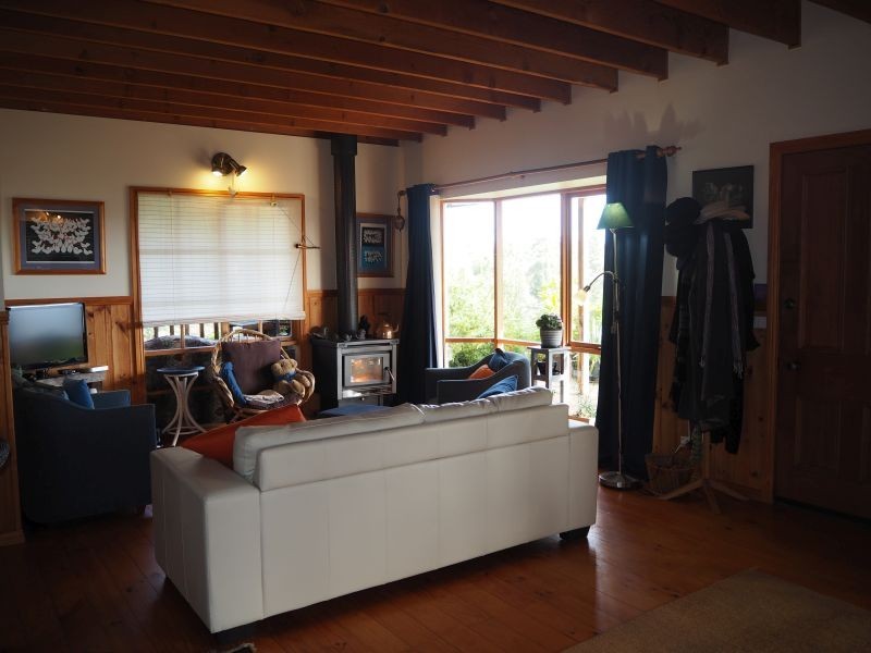 33 Lagoon Road, White Beach TAS 7184