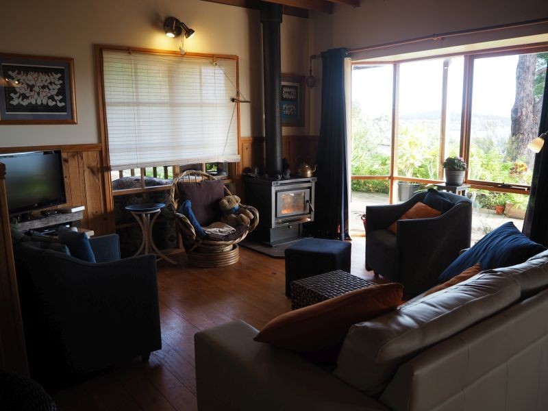 33 Lagoon Road, White Beach TAS 7184